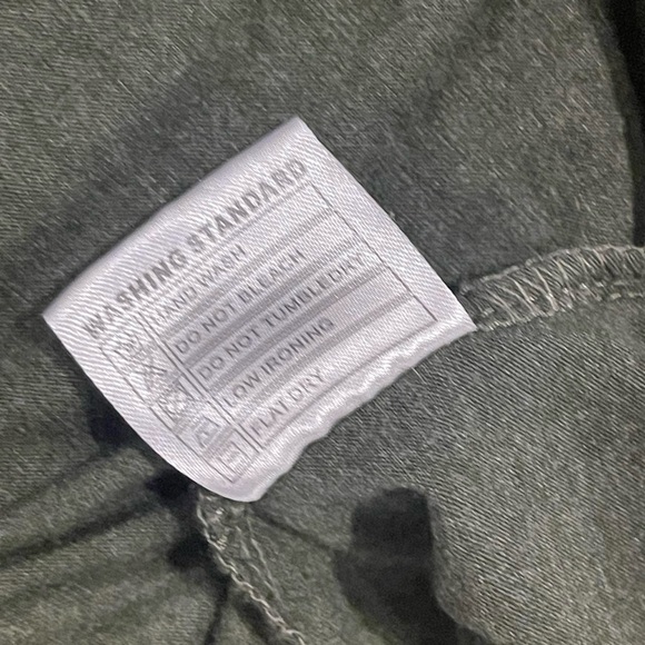 Free Spirit Graphic Green Leopard Animal Print Heart T-Shirt XL - Picture 7 of 7